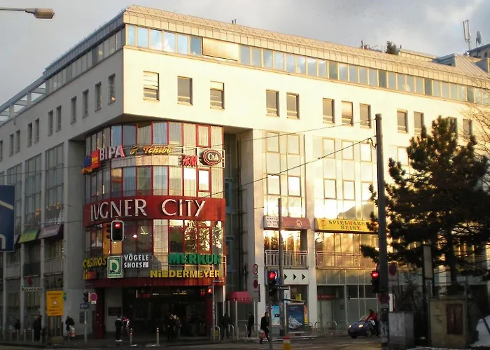 Vienna Shopping Center 12 Apartment